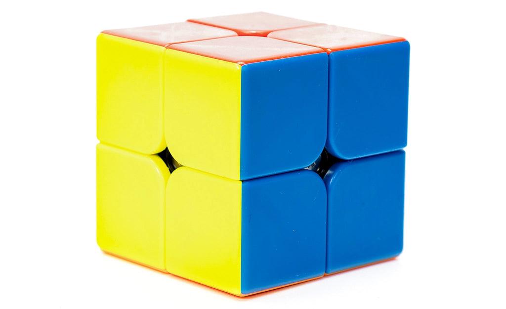 MoYu MeiLong 2x2 magnetic stickerless speed cube detail