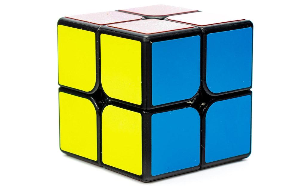 MoYu MeiLong 2x2 magnetic stickerless speed cube detail