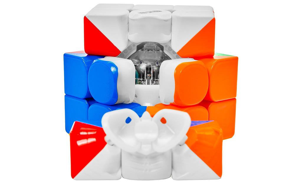 QiYi AI 3x3 Magnetic UV Coated Bluetooth Smart Cube stickerless detail