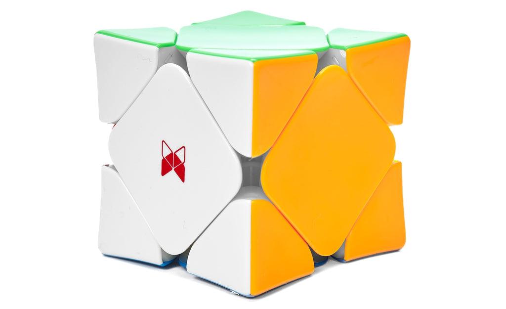 X-Man Wingy Skewb V2 Magnetic stickerless angled