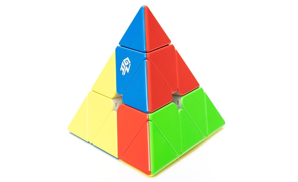 GAN Pyraminx Magnetic Core Magnets stickerless in hand