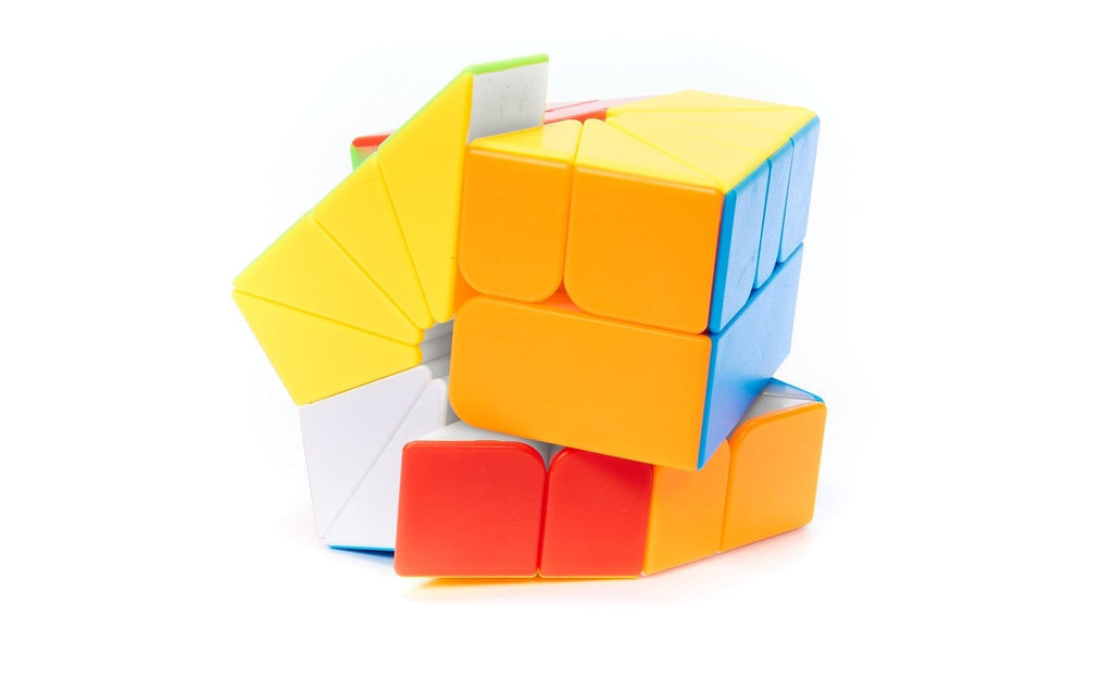 ShengShou Mr. M Square-2 Magnetic stickerless in hand