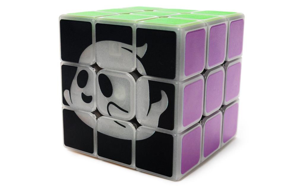 Spooky Cube Glow in the Dark Limited Edition 3x3 detail