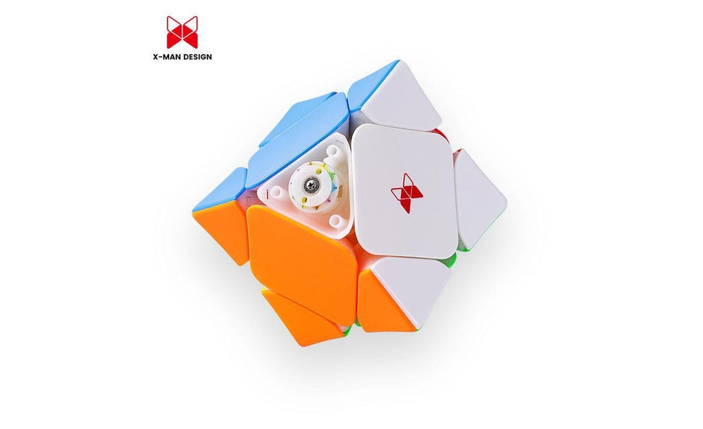 X-Man Wingy Skewb V2 Magnetic stickerless detail