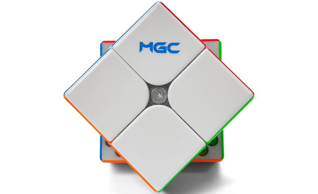 YJ MGC Beta 2x2 Magnetic Core Magnets UV Coated stickerless in hand