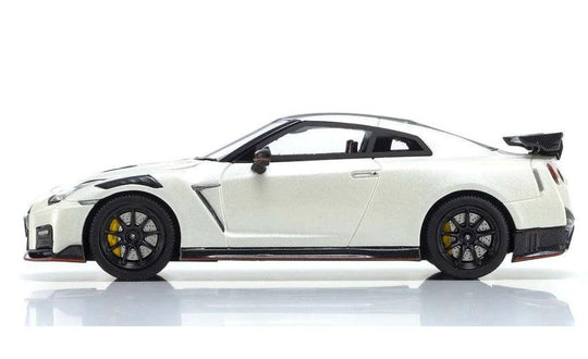 1/43 Scale White Nissan GT-R NISMO 2022 Diecast Car | SpeedCubeShop