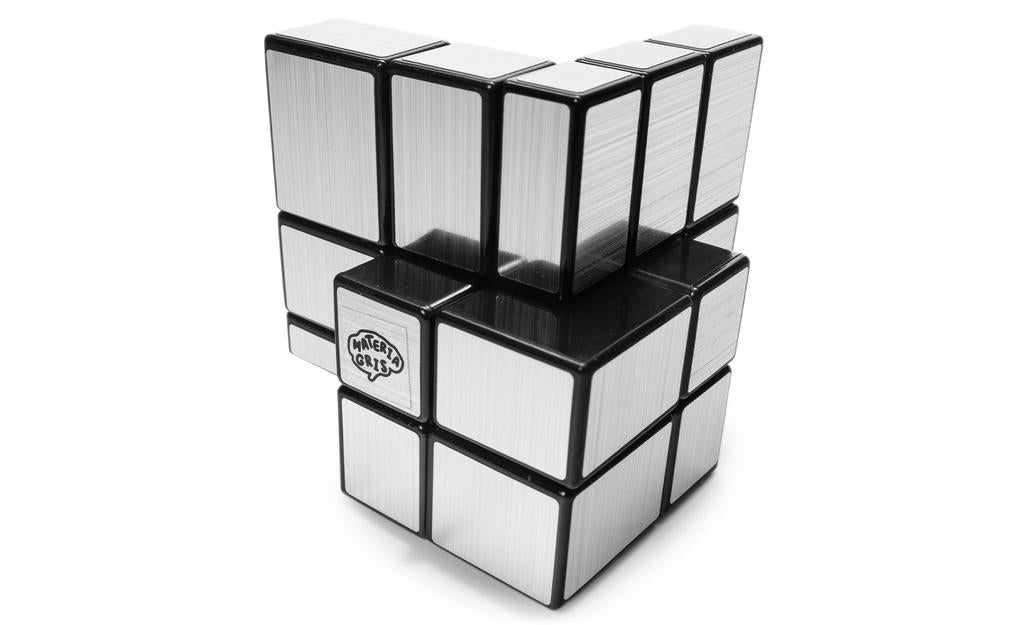 Gray Mirror Illusion (Mixed)