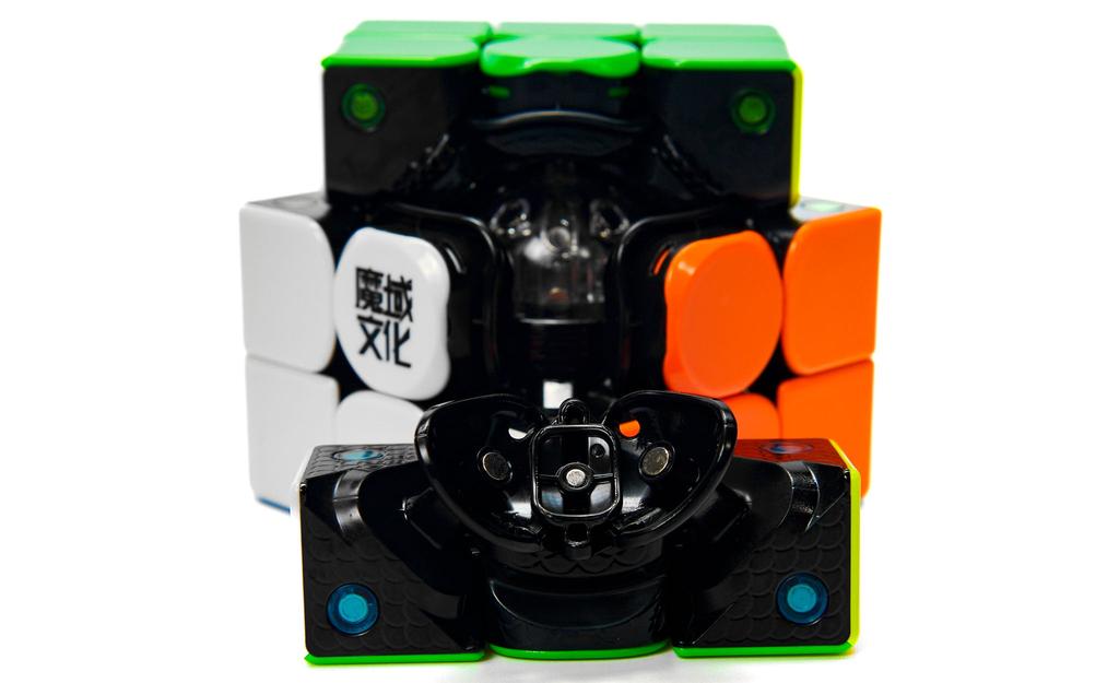 MoYu WeiLong 3x3 V11 SE (Magnetic, MagLev, 20-Magnet Ball-Core, UV Coated)