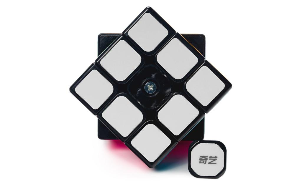 QiYi 3x3 (Glow in the Dark) | SpeedCubeShop
