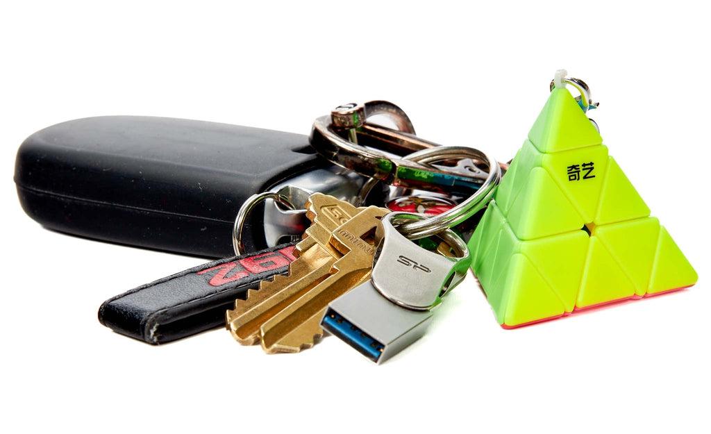 QiYi Pyraminx Mini - Keychain | SpeedCubeShop