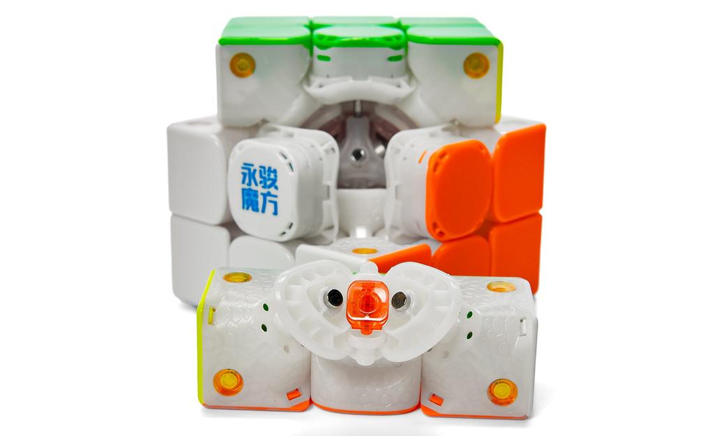 YJ META3 3x3 (Magnetic, Core Magnets, UV Coated) | SpeedCubeShop